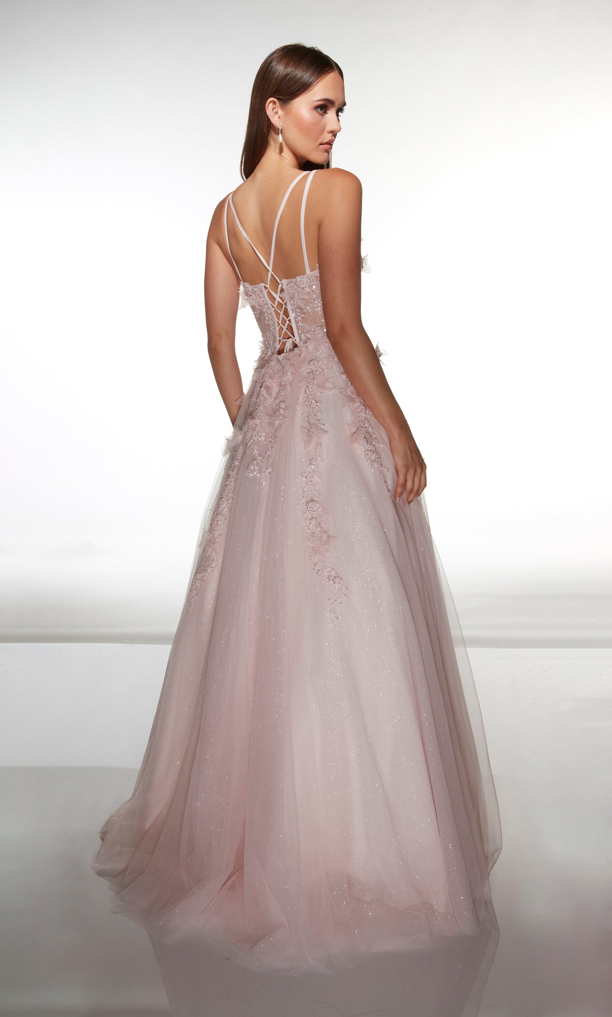 62203-alyce-paris.jpg